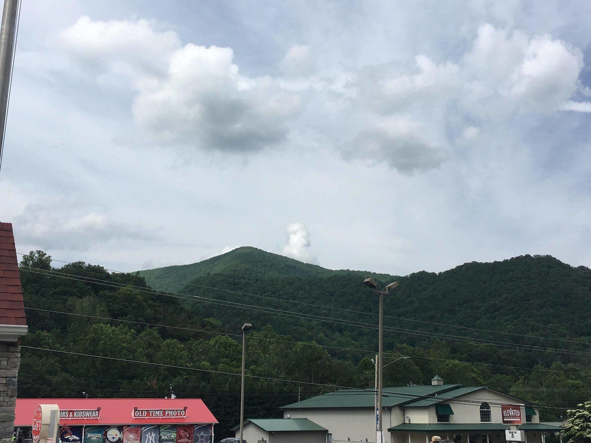 Quality Inn & Suites Maggie Valley - Cherokee Area Exterior photo